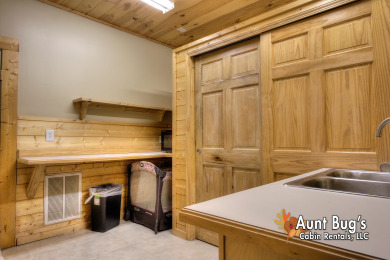  Ad# 22213 lake house for rent on LakeHouseVacations.com, lakehouse, lake home rental, lakehome for rent, vacation, holiday, lodging, lake