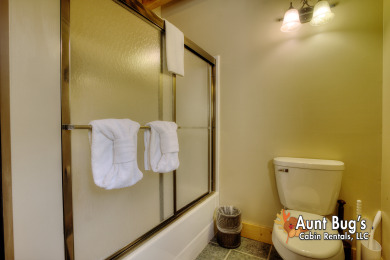  Ad# 22213 lake house for rent on LakeHouseVacations.com, lakehouse, lake home rental, lakehome for rent, vacation, holiday, lodging, lake