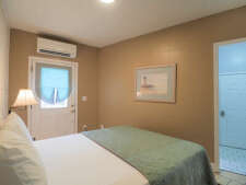 Lake House Your Perfect Lake Vacation Awaits You At Castaway, , on Lake Norman in North Carolina - Lakehouse Vacation Rental - Lake Home for rent on LakeHouseVacations.com