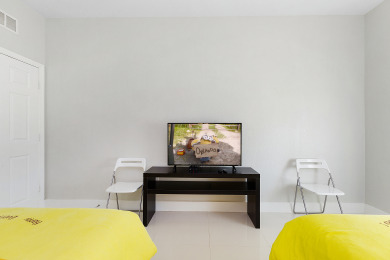 Lake House One in a Minion themed condo, 5 mins to Disney WiFi + Keurig, , on  in Florida - Lakehouse Vacation Rental - Lake Home for rent on LakeHouseVacations.com