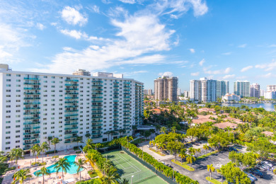 Lake House Spacious condo 500 feet away from the Ocean WiFi 150Mbps, , on Atlantic Ocean - Sunny Isles Beach in Florida - Lakehouse Vacation Rental - Lake Home for rent on LakeHouseVacations.com