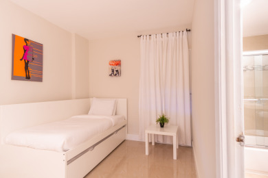 Lake House Spacious condo 500 feet away from the Ocean WiFi 150Mbps, , on Atlantic Ocean - Sunny Isles Beach in Florida - Lakehouse Vacation Rental - Lake Home for rent on LakeHouseVacations.com