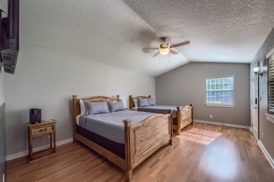 Lake House Acorn Hills Private Retreat! Pet Friendly! Shared Pool & Hot Tub!, , on Guadalupe River - Comal County in Texas - Lakehouse Vacation Rental - Lake Home for rent on LakeHouseVacations.com