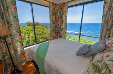 Lake House The BEST oceanfront view from updated romantic Hawaiian gem, , on Kauai - Princeville in Hawaii - Lakehouse Vacation Rental - Lake Home for rent on LakeHouseVacations.com
