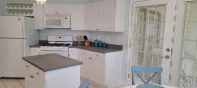 Lake House 805v Seashore Haven Just a short walk to the Beach , , on Gulf of Mexico - Gulfport  in Mississippi - Lakehouse Vacation Rental - Lake Home for rent on LakeHouseVacations.com