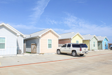 Lake House Pet-Friendly Condo w Pool, Private Patio, Washer & Dryer + Work Space!, , on Gulf of Mexico - Corpus Christi in Texas - Lakehouse Vacation Rental - Lake Home for rent on LakeHouseVacations.com