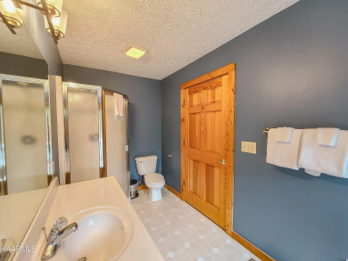  Ad# 22536 lake house for rent on LakeHouseVacations.com, lakehouse, lake home rental, lakehome for rent, vacation, holiday, lodging, lake