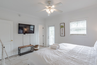 Lake House Luxury Condo Boasting Lagoon Pool Near White Sandy Beaches Sandy Shores, , on Gulf of Mexico - Pensacola in Florida - Lakehouse Vacation Rental - Lake Home for rent on LakeHouseVacations.com