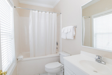 Lake House Resort Condo Offering Oasis Pool and Poolside Tiki Bar Experience, , on Gulf of Mexico - Pensacola in Florida - Lakehouse Vacation Rental - Lake Home for rent on LakeHouseVacations.com