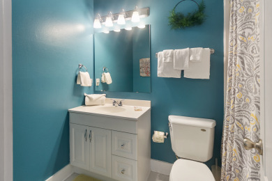 Lake House Ultimate Relaxation Resort Condo Oasis with Poolside Tiki Bar, , on Gulf of Mexico - Pensacola in Florida - Lakehouse Vacation Rental - Lake Home for rent on LakeHouseVacations.com