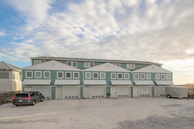 Lake House NEW LISTING! Turtle Cove At Dory Offers The Classic Beachfront Vacation ! , , on Gulf of Mexico - Pensacola in Florida - Lakehouse Vacation Rental - Lake Home for rent on LakeHouseVacations.com