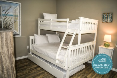 Lake House Cozy Dog-Friendly Vacation home w2 Heated Pools, Just Steps from the Beach, , on Gulf of Mexico - Corpus Christi in Texas - Lakehouse Vacation Rental - Lake Home for rent on LakeHouseVacations.com