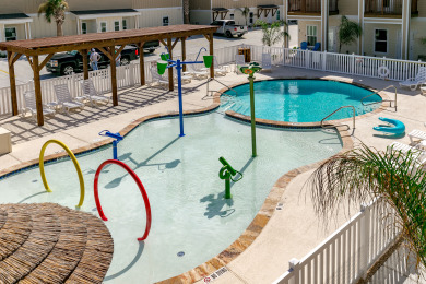 Lake House Cozy Dog-Friendly Vacation home w2 Heated Pools, Just Steps from the Beach, , on Gulf of Mexico - Corpus Christi in Texas - Lakehouse Vacation Rental - Lake Home for rent on LakeHouseVacations.com