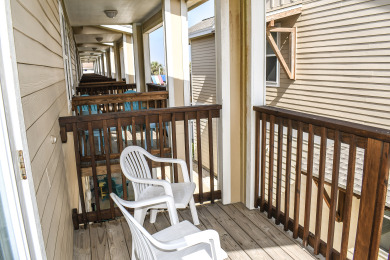 Lake House Cozy Dog-Friendly Vacation home w2 Heated Pools, Just Steps from the Beach, , on Gulf of Mexico - Corpus Christi in Texas - Lakehouse Vacation Rental - Lake Home for rent on LakeHouseVacations.com