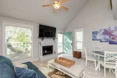 Lake House Pet-Friendly Waterfront Condo with Pool, Fishing Dock, , on Gulf of Mexico - Corpus Christi in Texas - Lakehouse Vacation Rental - Lake Home for rent on LakeHouseVacations.com