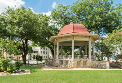 Lake House Beautiful condo on the Guadalupe River in downtown New Braunfels with a pool., , on  in Texas - Lakehouse Vacation Rental - Lake Home for rent on LakeHouseVacations.com