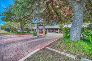 Lake House Across from Schlitterbahn! Walk to Downtown New Braunfels!, , on Comal River - New Braunfels in Texas - Lakehouse Vacation Rental - Lake Home for rent on LakeHouseVacations.com
