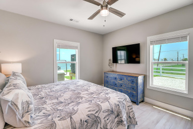 Lake House Fulton Breeze! Waterfront, Pool, Private Hottub, Walk to Restaurants and Pier, , on Gulf of Mexico - Aransas Bay in Texas - Lakehouse Vacation Rental - Lake Home for rent on LakeHouseVacations.com