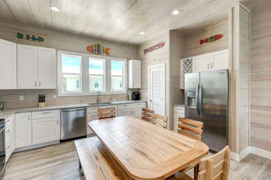 Lake House Fulton Breeze! Waterfront, Pool, Private Hottub, Walk to Restaurants and Pier, , on Gulf of Mexico - Aransas Bay in Texas - Lakehouse Vacation Rental - Lake Home for rent on LakeHouseVacations.com