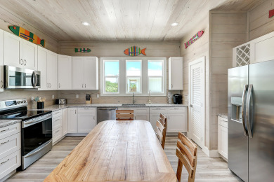 Lake House Fulton Breeze! Waterfront, Pool, Private Hottub, Walk to Restaurants and Pier, , on Gulf of Mexico - Aransas Bay in Texas - Lakehouse Vacation Rental - Lake Home for rent on LakeHouseVacations.com