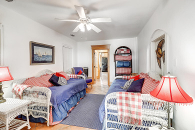 Lake House Historic waterfront home with amazing Aransas Bay views! 200 ft pier access!, , on Gulf of Mexico - Aransas Bay in Texas - Lakehouse Vacation Rental - Lake Home for rent on LakeHouseVacations.com
