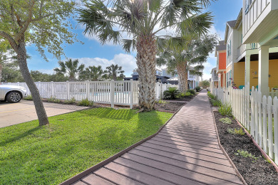 Lake House Pier access! Beautiful pool! 3 bedroom, 2.5 bathroom home in Rockport!, , on Gulf of Mexico - Aransas Bay in Texas - Lakehouse Vacation Rental - Lake Home for rent on LakeHouseVacations.com