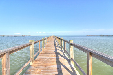 Lake House Pier access! Beautiful pool! 3 bedroom, 2.5 bathroom home in Rockport!, , on Gulf of Mexico - Aransas Bay in Texas - Lakehouse Vacation Rental - Lake Home for rent on LakeHouseVacations.com