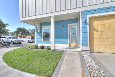 Lake House Pier access! Beautiful pool! 3 bedroom, 2.5 bathroom home in Rockport!, , on Gulf of Mexico - Aransas Bay in Texas - Lakehouse Vacation Rental - Lake Home for rent on LakeHouseVacations.com