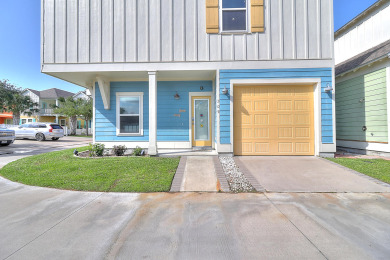 Lake House Pier access! Beautiful pool! 3 bedroom, 2.5 bathroom home in Rockport!, , on Gulf of Mexico - Aransas Bay in Texas - Lakehouse Vacation Rental - Lake Home for rent on LakeHouseVacations.com