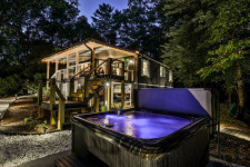 Lake House Lake Blue Ridge Cottage - Wet Feet Retreat , , on Blue Ridge Lake in Georgia - Lakehouse Vacation Rental - Lake Home for rent on LakeHouseVacations.com