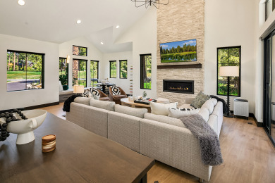 Lake House Beautiful and Luxurious! 6BR Golf Course Retreat*Game Room*Hot Tub, , on Lake Cle Elum in Washington - Lakehouse Vacation Rental - Lake Home for rent on LakeHouseVacations.com
