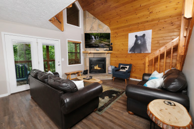 Lake House 3BR Chalet near Gatlinburg Arts & Crafts District with Ridgetop Views!, , on West Prong Little Pigeon River - Gatlinburg in Tennessee - Lakehouse Vacation Rental - Lake Home for rent on LakeHouseVacations.com