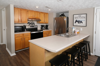 Lake House 3BR Chalet near Gatlinburg Arts & Crafts District with Ridgetop Views!, , on West Prong Little Pigeon River - Gatlinburg in Tennessee - Lakehouse Vacation Rental - Lake Home for rent on LakeHouseVacations.com