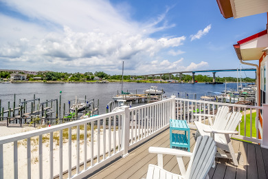 Lake House Coastal Living Perfected Banana Bay's Intracoastal Retreat with Sandy Shores, , on Gulf of Mexico - Pensacola in Florida - Lakehouse Vacation Rental - Lake Home for rent on LakeHouseVacations.com
