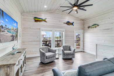 Lake House Fishtastic! Waterfront,Community Pool,Walk to Bars, Restaurants and Pier!, , on Gulf of Mexico - Aransas Bay in Texas - Lakehouse Vacation Rental - Lake Home for rent on LakeHouseVacations.com