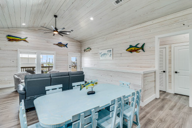 Lake House Fishtastic! Waterfront,Community Pool,Walk to Bars, Restaurants and Pier!, , on Gulf of Mexico - Aransas Bay in Texas - Lakehouse Vacation Rental - Lake Home for rent on LakeHouseVacations.com