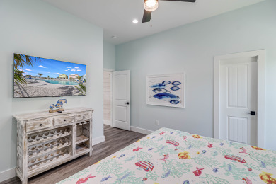 Lake House Fishtastic! Waterfront,Community Pool,Walk to Bars, Restaurants and Pier!, , on Gulf of Mexico - Aransas Bay in Texas - Lakehouse Vacation Rental - Lake Home for rent on LakeHouseVacations.com