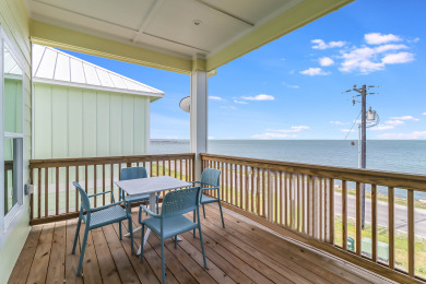 Lake House Waterfront,Community Pool,Personal Hottub,Walk to Bars, Restaurants and Pier, , on Gulf of Mexico - Aransas Bay in Texas - Lakehouse Vacation Rental - Lake Home for rent on LakeHouseVacations.com