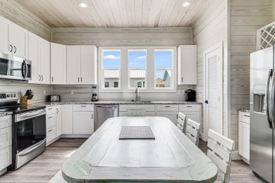 Lake House Waterfront,Community Pool,Personal Hottub,Walk to Bars, Restaurants and Pier, , on Gulf of Mexico - Aransas Bay in Texas - Lakehouse Vacation Rental - Lake Home for rent on LakeHouseVacations.com