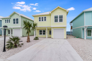 Lake House Waterfront,Community Pool,Personal Hottub,Walk to Bars, Restaurants and Pier, , on Gulf of Mexico - Aransas Bay in Texas - Lakehouse Vacation Rental - Lake Home for rent on LakeHouseVacations.com