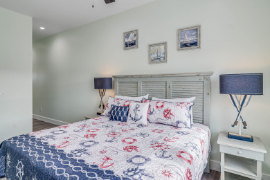 Lake House Waterfront,Community Pool,Personal Hottub,Walk to Bars, Restaurants and Pier, , on Gulf of Mexico - Aransas Bay in Texas - Lakehouse Vacation Rental - Lake Home for rent on LakeHouseVacations.com