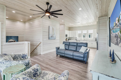 Lake House Waterfront,Community Pool,Personal Hottub,Walk to Bars, Restaurants and Pier, , on Gulf of Mexico - Aransas Bay in Texas - Lakehouse Vacation Rental - Lake Home for rent on LakeHouseVacations.com