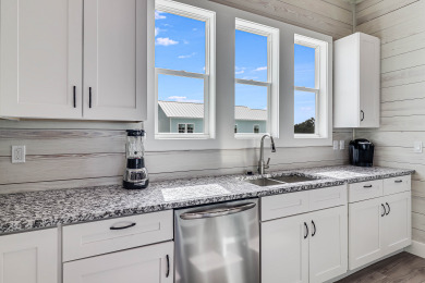 Lake House Waterfront,Community Pool,Personal Hottub,Walk to Bars, Restaurants and Pier, , on Gulf of Mexico - Aransas Bay in Texas - Lakehouse Vacation Rental - Lake Home for rent on LakeHouseVacations.com