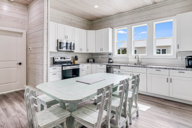 Lake House Waterfront,Community Pool,Personal Hottub,Walk to Bars, Restaurants and Pier, , on Gulf of Mexico - Aransas Bay in Texas - Lakehouse Vacation Rental - Lake Home for rent on LakeHouseVacations.com