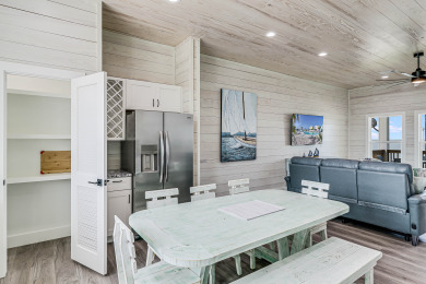Lake House Waterfront,Community Pool,Personal Hottub,Walk to Bars, Restaurants and Pier, , on Gulf of Mexico - Aransas Bay in Texas - Lakehouse Vacation Rental - Lake Home for rent on LakeHouseVacations.com