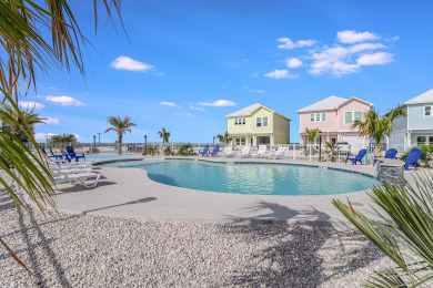 Lake House Waterfront,Community Pool,Personal Hottub,Walk to Bars, Restaurants and Pier, , on Gulf of Mexico - Aransas Bay in Texas - Lakehouse Vacation Rental - Lake Home for rent on LakeHouseVacations.com