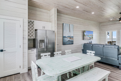 Lake House Waterfront,Community Pool,Personal Hottub,Walk to Bars, Restaurants and Pier, , on Gulf of Mexico - Aransas Bay in Texas - Lakehouse Vacation Rental - Lake Home for rent on LakeHouseVacations.com