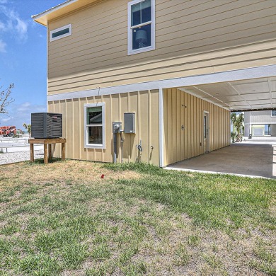 Lake House Under The Sea! Waterfront,Community Pool,Walk to Bars, Restaurants and Pier!, , on Gulf of Mexico - Aransas Bay in Texas - Lakehouse Vacation Rental - Lake Home for rent on LakeHouseVacations.com