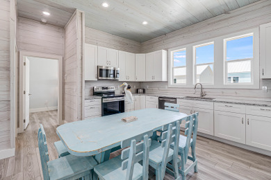 Lake House Waterfront,Community Pool, Personal Hottub,Walk to Bars, Restaurants and Pier, , on Gulf of Mexico - Aransas Bay in Texas - Lakehouse Vacation Rental - Lake Home for rent on LakeHouseVacations.com