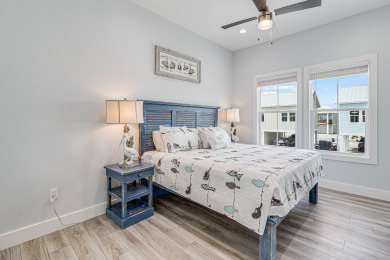Lake House Waterfront,Community Pool, Personal Hottub,Walk to Bars, Restaurants and Pier, , on Gulf of Mexico - Aransas Bay in Texas - Lakehouse Vacation Rental - Lake Home for rent on LakeHouseVacations.com